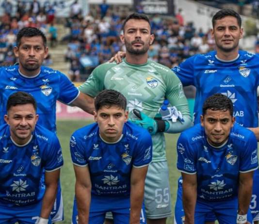 Tomás Casas y Víctor Ayala, portero titular y suplente de Cobán, se lesionaron durante el partido contra Achuapa, por lo que un jugador de campo tuvo que ponerse los guantes y defender el arco por más de 70 minutos.