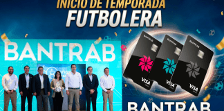 Representantes de Bantrab y miembros de la Junta Directiva durante el inicio de la temporada futbolera. Foto: La Hora/ José Orozco.