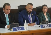Los magistrados de la Sala Tercera Penal de izquierda a derecha: Mario Federico Hernéández Romero, Alejandro Prado Estrada e Ingrid Vanessa García Vasquez. Foto La Hora: Fabricio Alonzo.