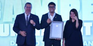 “Guatemala tiene campeón mundial”: Lester Martínez es condecorado por Arévalo tras histórico triunfo.